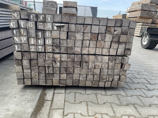 Ca. 80x Azobe Palen Fijnbezaagd Gepunt, 60x60mm, lengte 275cm